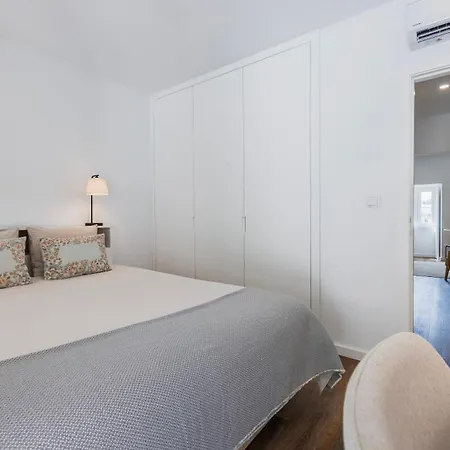 2bdr Comfy In Graca By Lovelystay 아파트