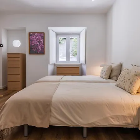 2bdr Comfy In Graça By Lovelystay Appartement Lisboa
