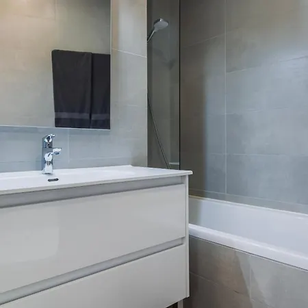 Apartment 2bdr Comfy In Graca By Lovelystay *